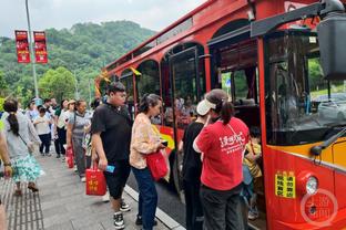 不理想！东契奇26中11空砍33分13板6助 防守成漏勺