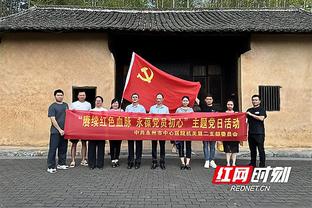 波波：瓦塞尔要盯防塞克斯顿还能投篮 他在攻防两端就是一头怪物